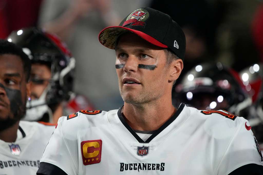 Tom Brady is un-retiring just 40 days after leaving the Bucs : NPR