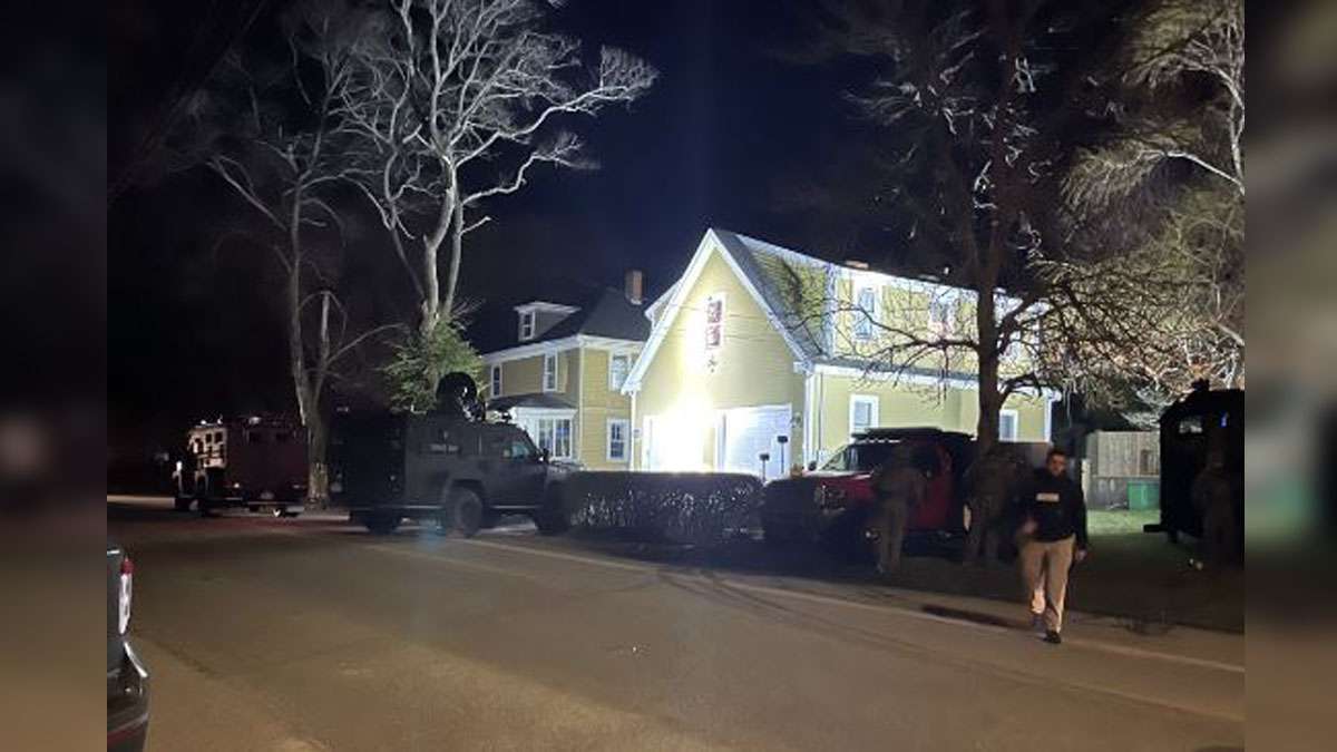 After standoff, police arrest man accused of trying to break into ...