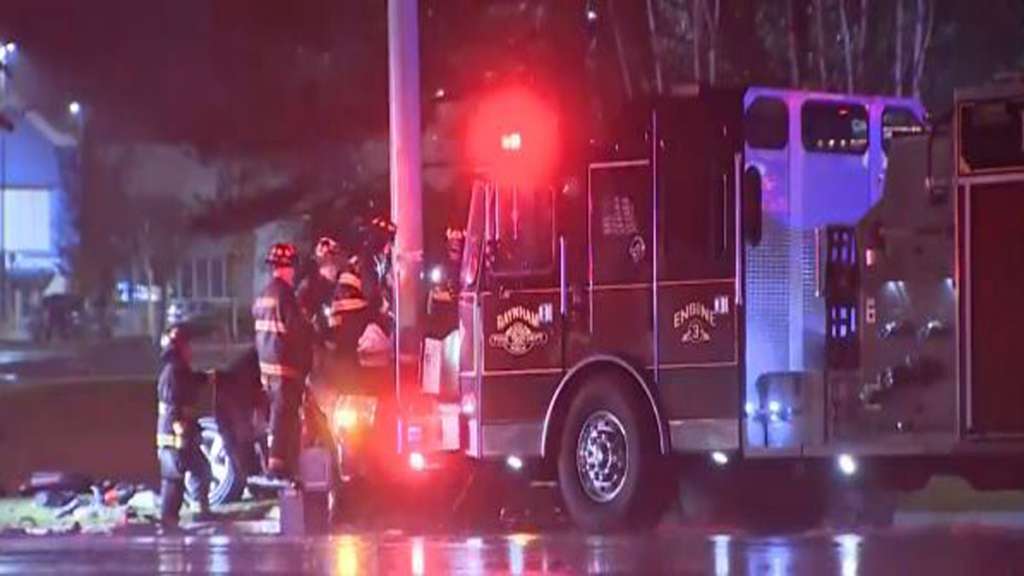 Police investigating early morning Raynham crash that killed 1, injured