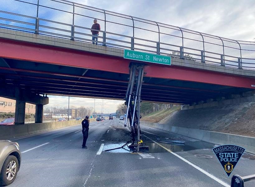 Section of Mass. Pike temporarily closed in Newton after raised truck ...