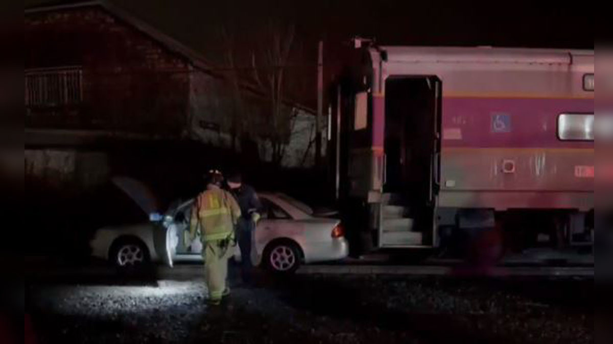delays-after-vehicle-hit-by-commuter-rail-train-in-hamilton-boston