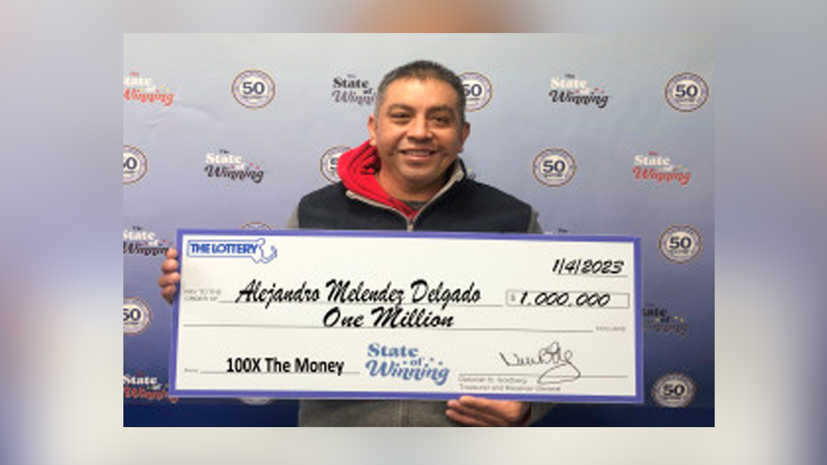 Marshfield man buys instant ticket while stopping for gas, wins 1