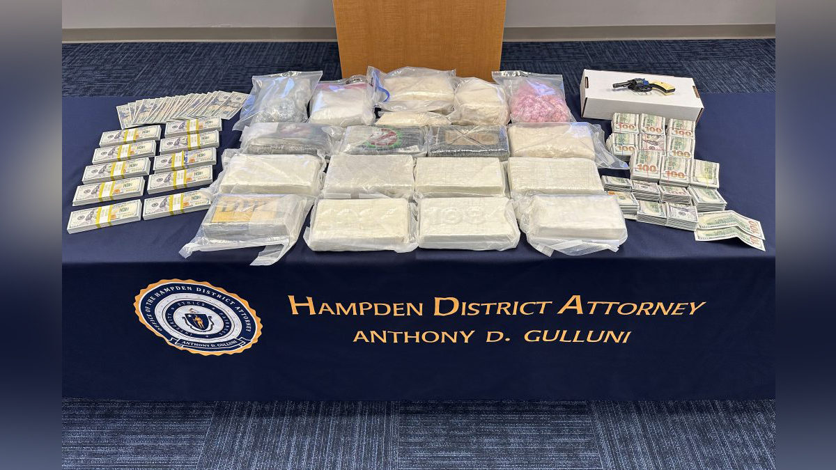 30 pounds of cocaine, nearly 14,000 fentanyl pills seized in