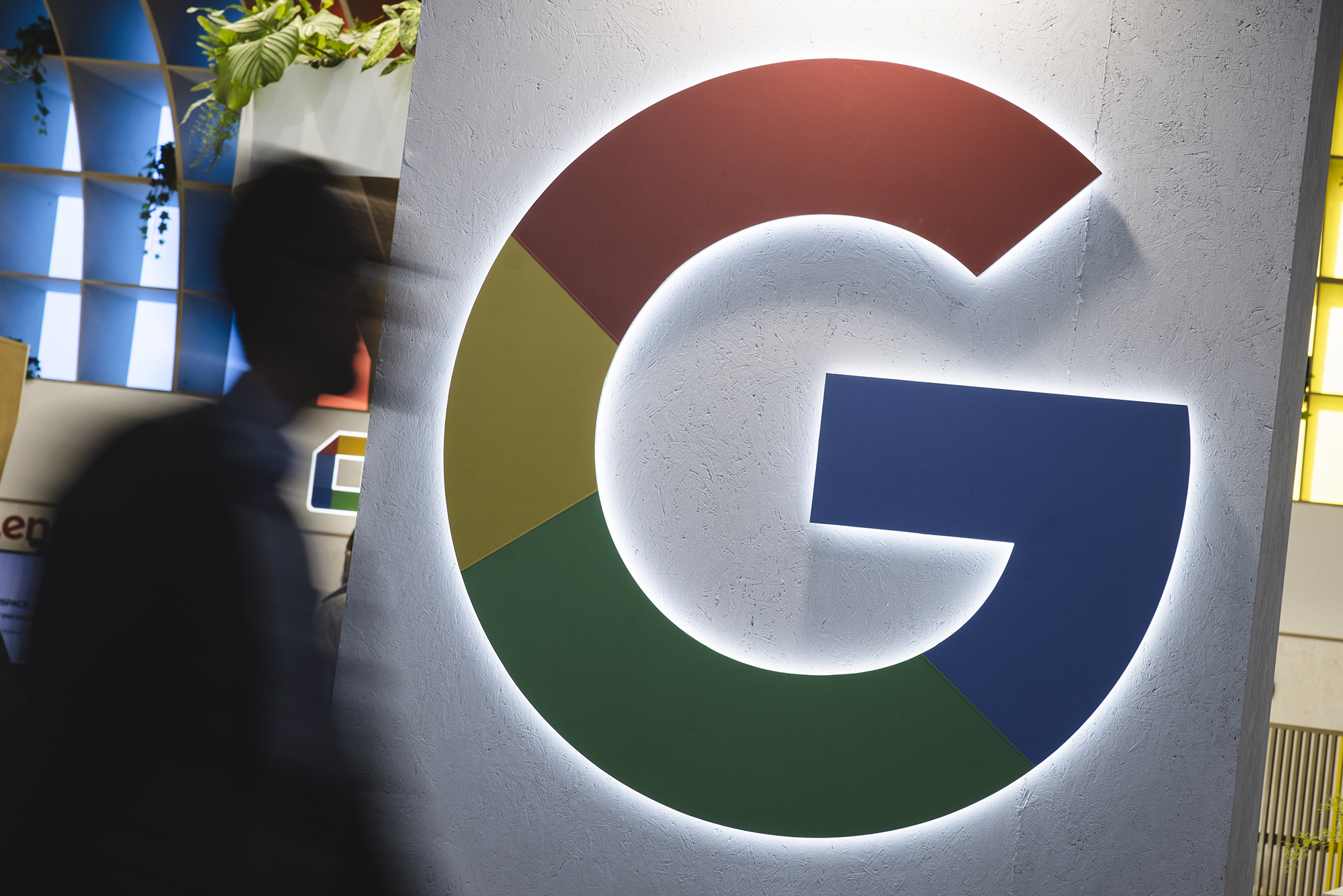 Google Settles $5 Billion Privacy Lawsuit Over Tracking People Using ...