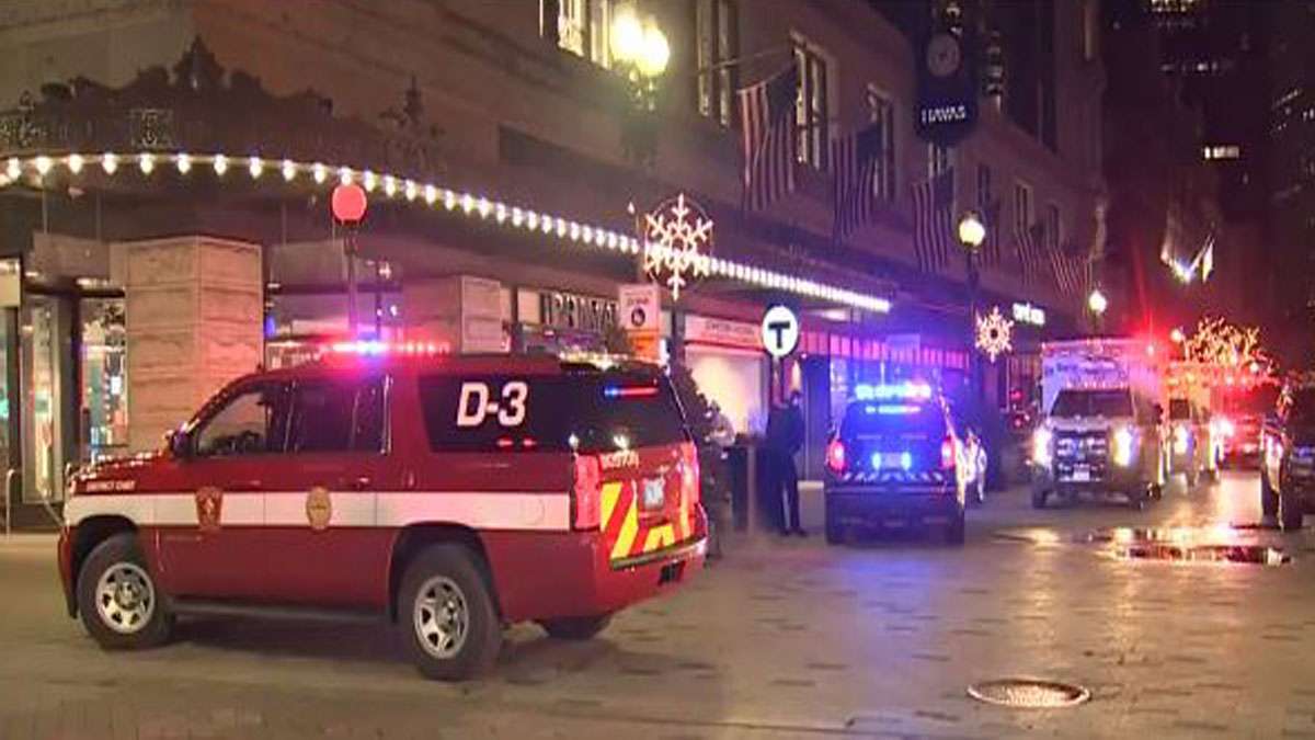 T police: Man dies after touching third rail at Downtown Crossing MBTA ...