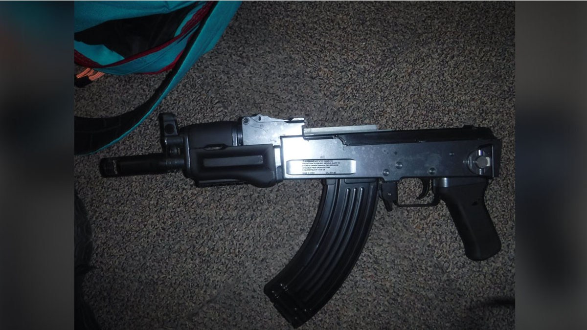 Teen arrested after allegedly pointing pellet gun at man on Red Line ...