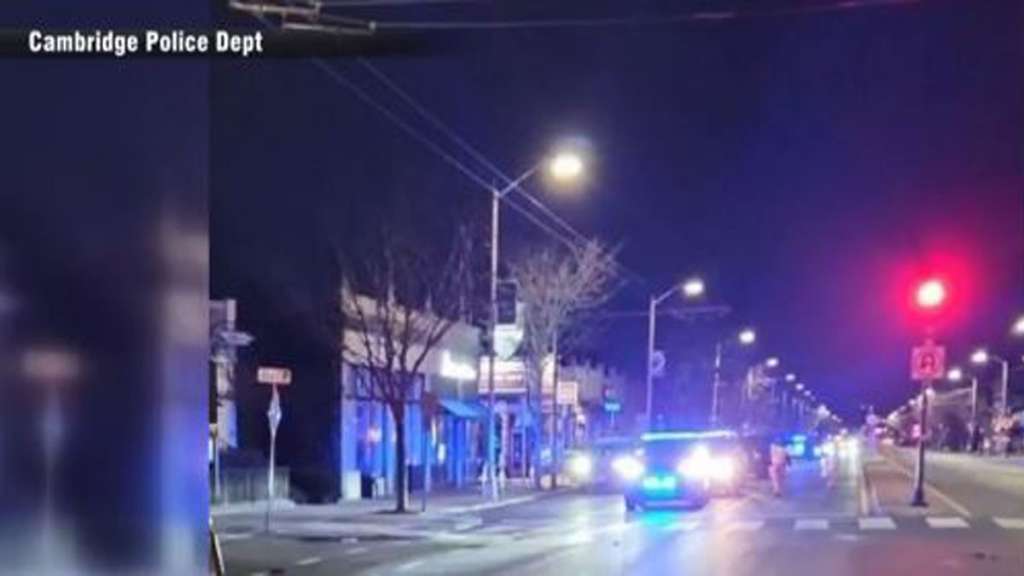 2 hospitalized after motorcycle hits pedestrian in Cambridge - Vimarsana News