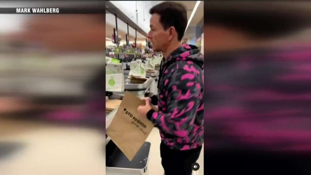 Mark Wahlberg spotted bagging groceries at Quincy Stop & Shop where he worked as a teen - Vimarsana News