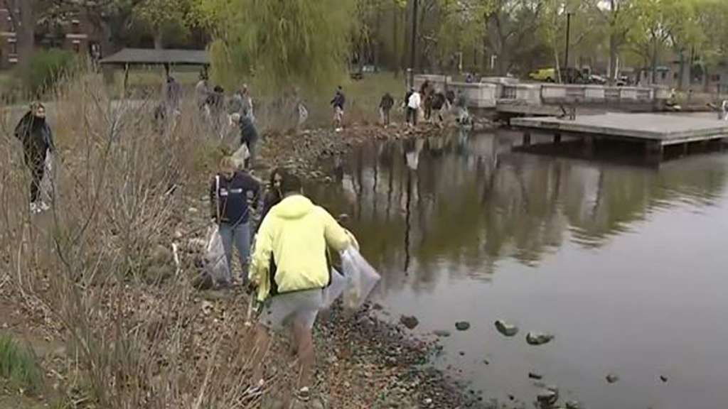 Volunteers collect thousands of pounds of trash during annual Earth Day cleanup along Charles River - Vimarsana News