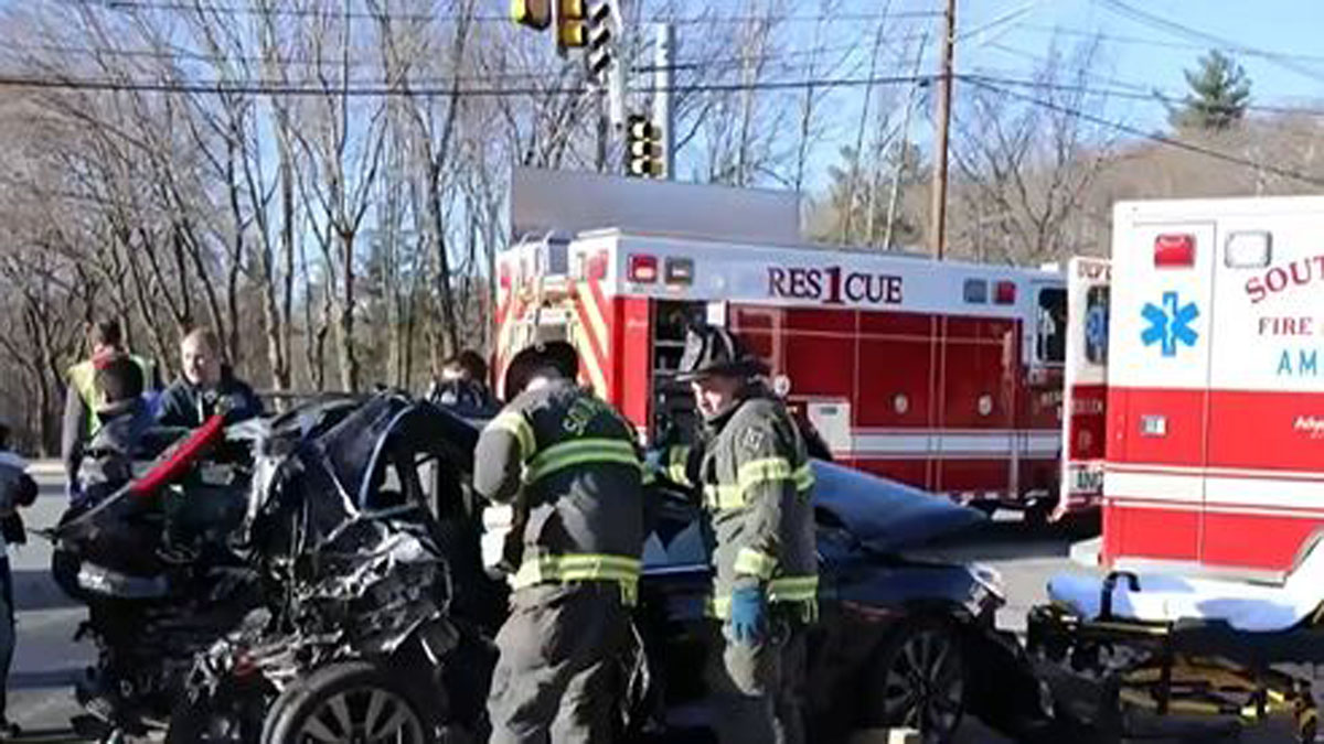 6 People Hospitalized After Multi Vehicle Crash Involving Tractor Trailer In Charlton Boston 0708