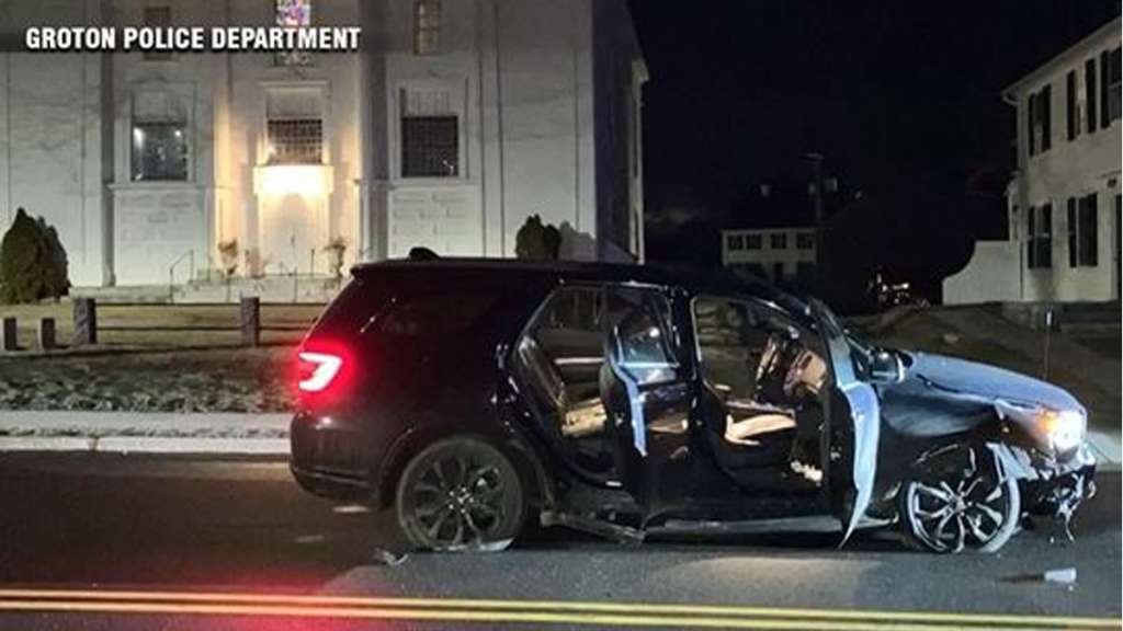 6 juveniles facing charges after police chase in stolen car ends in