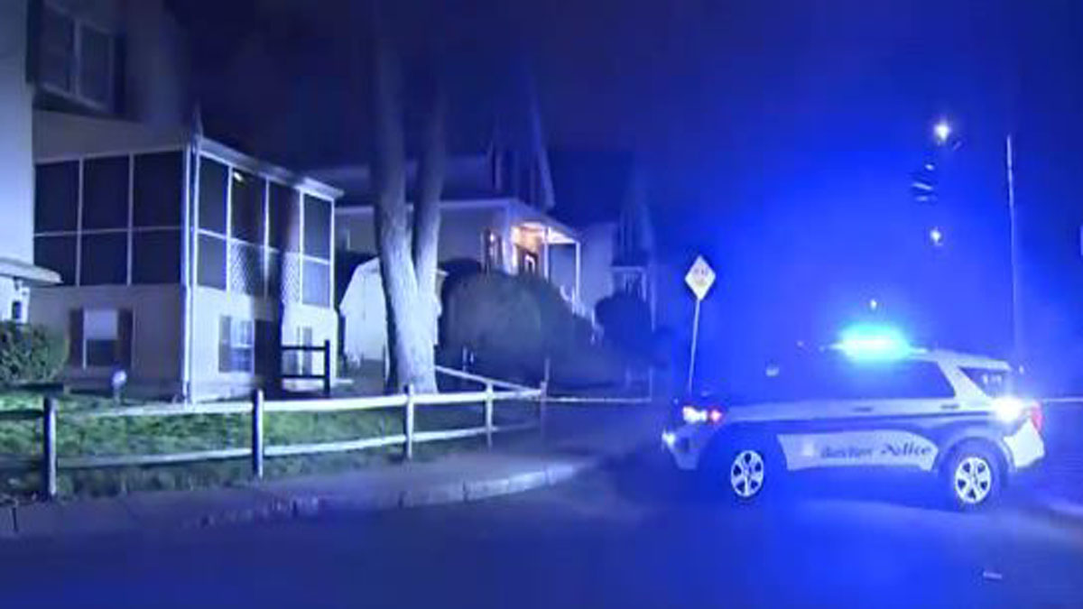 Death investigation underway after 2 men die following Hyde Park