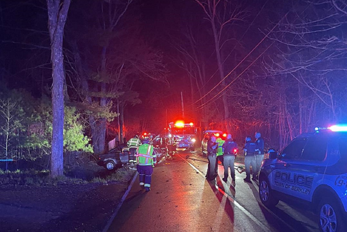 Crews free trapped passenger from Lakeville crash that left 4