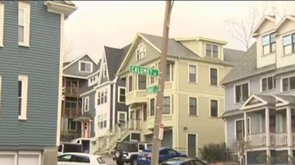 19yearold woman suffers lifethreatening injuries in fall from secondfloor window in Boston 19yearold woman suffers lifethreatening injuries in fall from secondfloor window in Boston