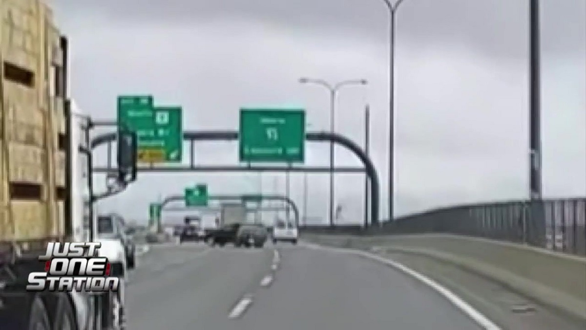 Dramatic dashcam video shows spinout crash on I93 North in Boston