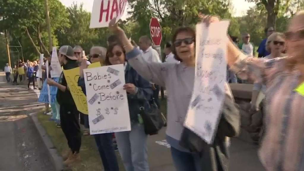 Group protests planned closure of maternity ward at Leominster hospital - Vimarsana News