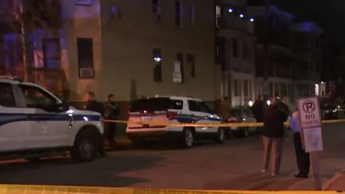 Police: 2 dead, 2 injured in separate shootings in Boston