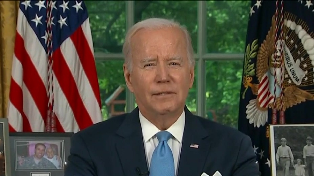 Biden Celebrates Bipartisanship, ‘crisis Averted’ In Oval Office ...