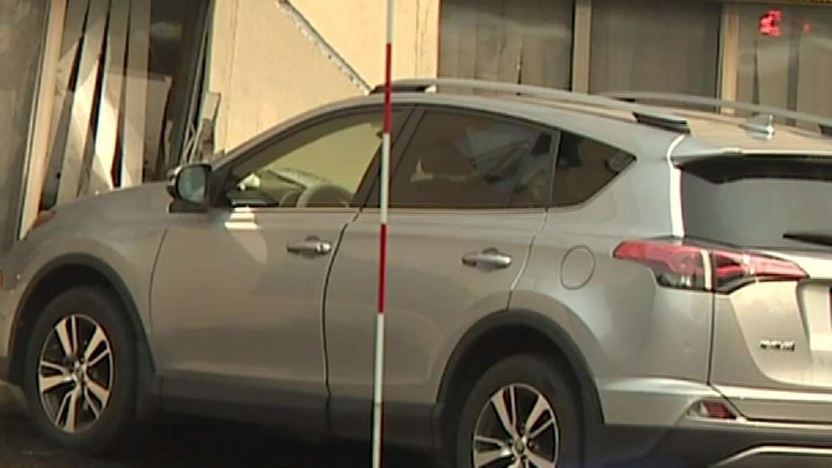 No one hurt after car crashes into daycare in Quincy - Boston News, Weather, Sports - Vimarsana News
