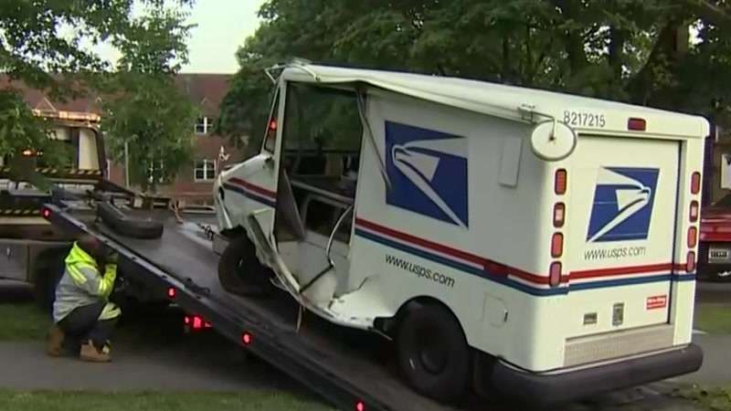 Lynn PD: Driver arrested, charged with OUI after officers find damaged postal service truck in Common area - Boston News, Weather, Sports - Vimarsana News
