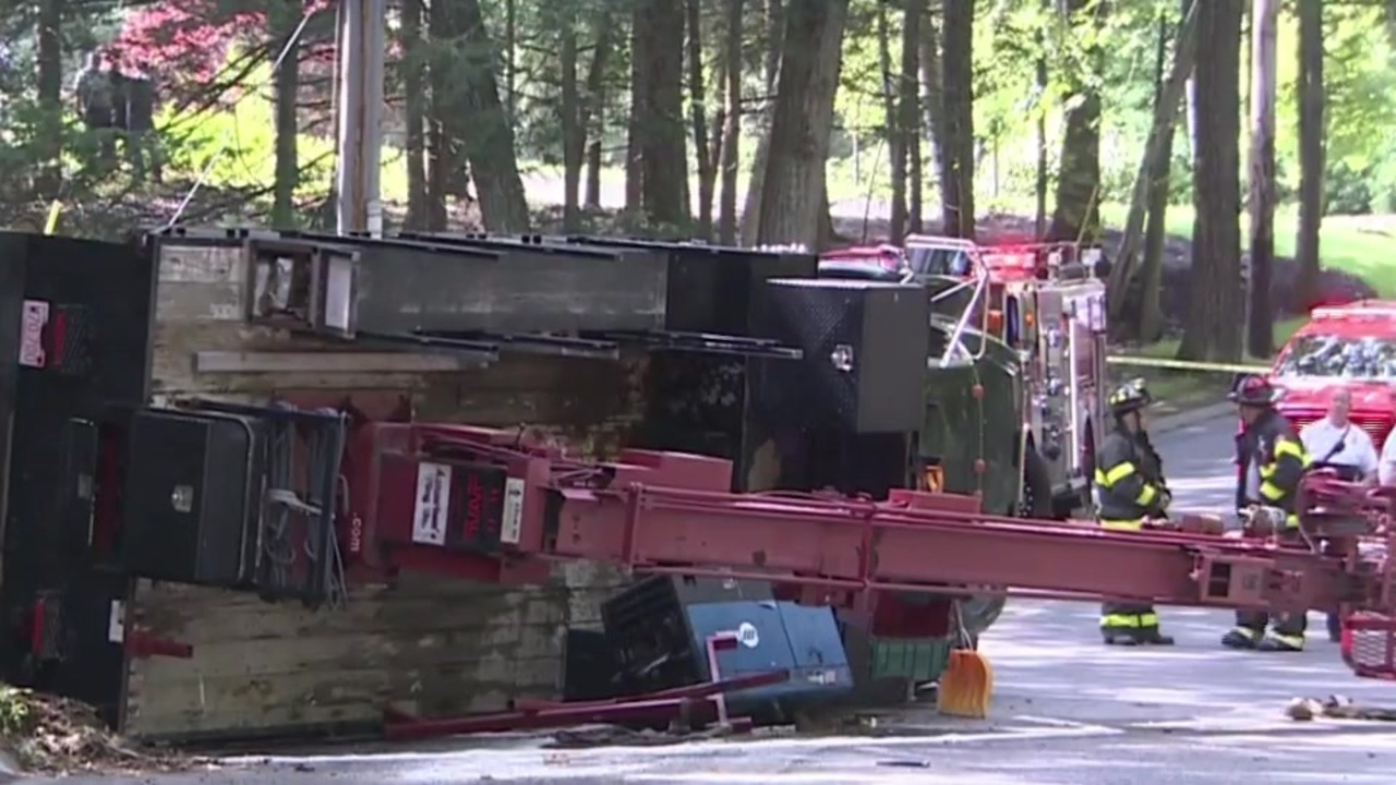 No injuries after bucket truck tips over in Concord, Mass. Boston News, Weather, Sports WHDH