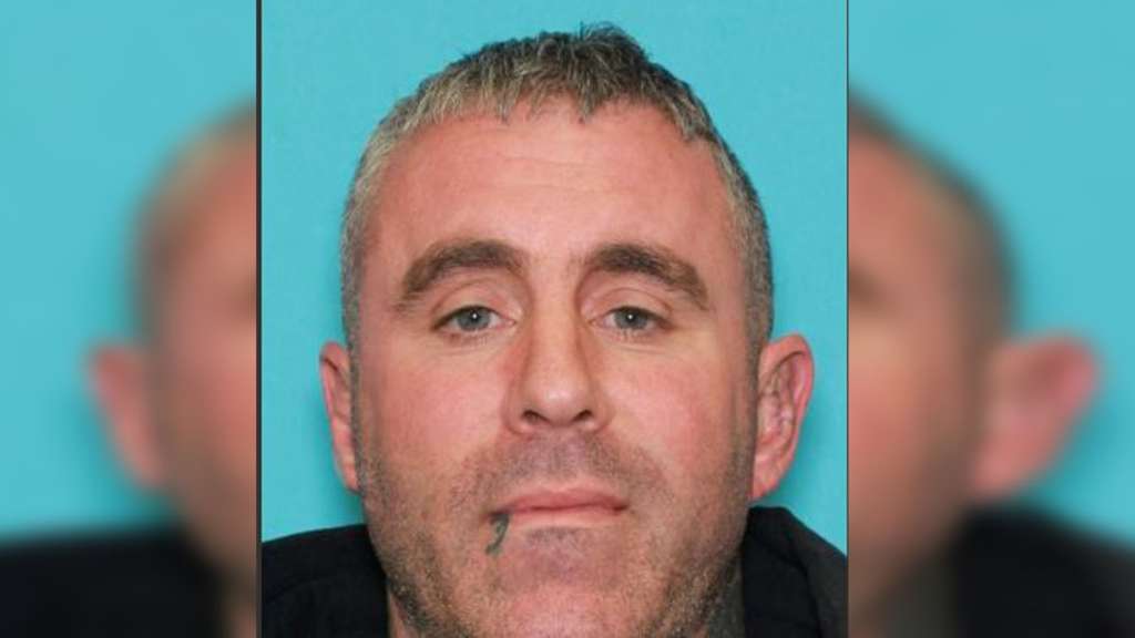 Police searching for person of interest in 2 suspicious deaths in Franklin NH Police searching for person of interest in 2 suspicious deaths in Franklin NH