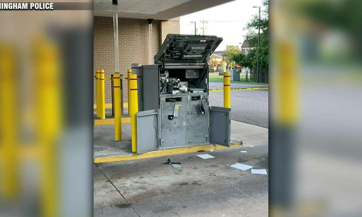 Hingham police searching for 2 men after attempted ATM theft - Boston ...