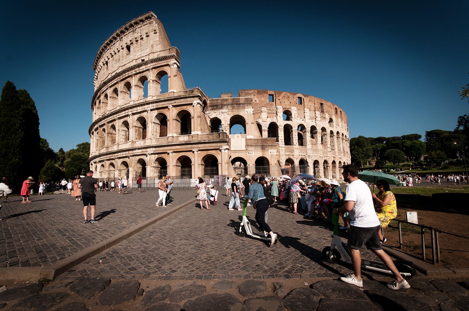 more-tourists-caught-defacing-rome-s-ancient-colosseum-boston-news