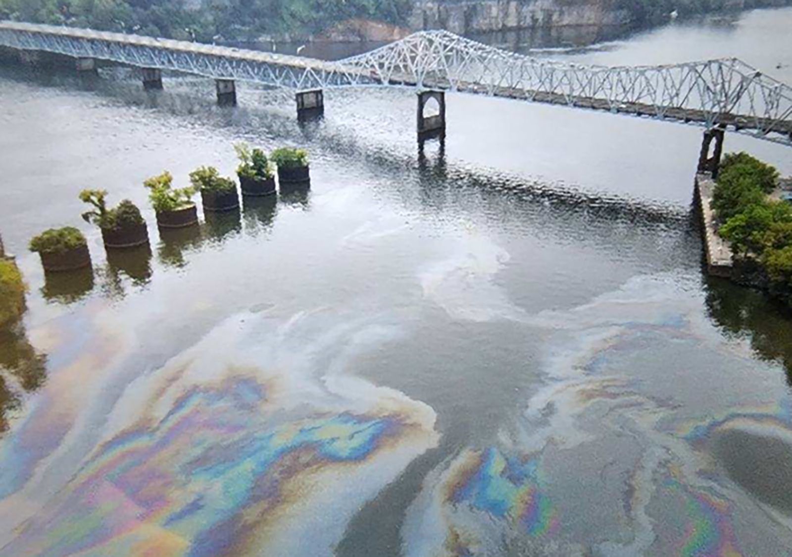 Sinking tugboat releases thousands of gallons of diesel into the ...