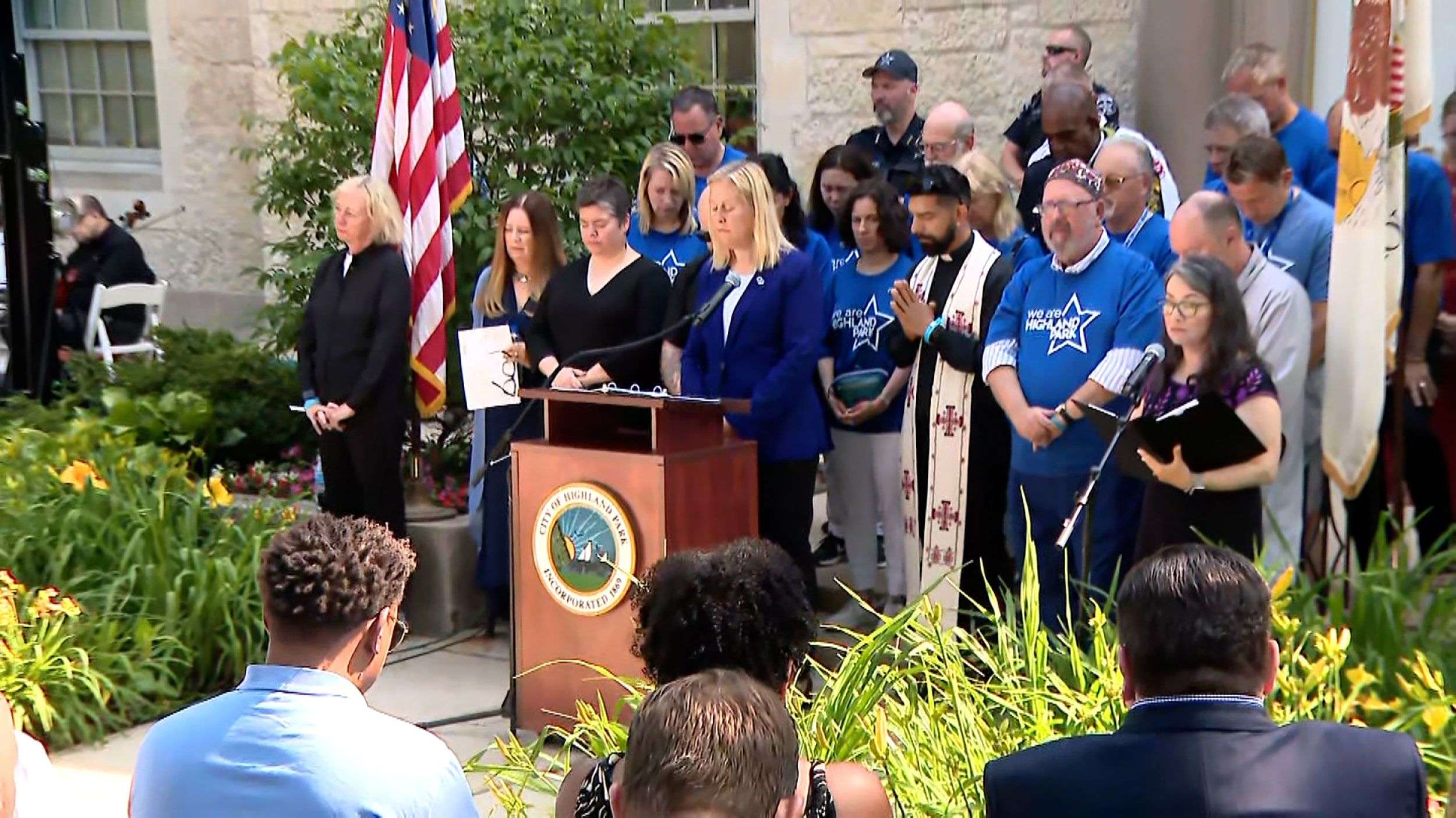 Highland Park marks year since July 4th parade shootings with moment of silence - Boston News, Weather, Sports - Vimarsana News