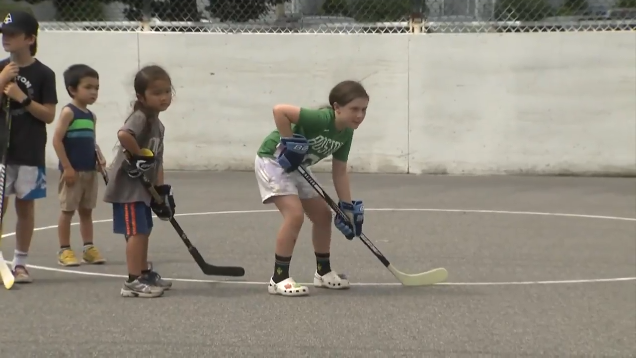 Former Boston Bruins players coach free hockey clinic for young players in Quincy – Boston News, Weather, Sports | WHDH 7News