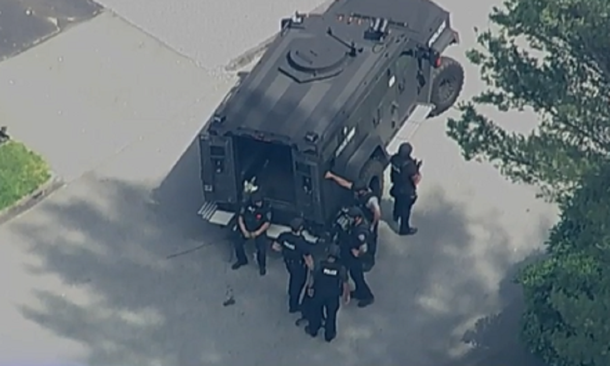 Man accused of shooting two family members in custody after 13-hour stand-off with police - Boston News, Weather, Sports - Vimarsana News
