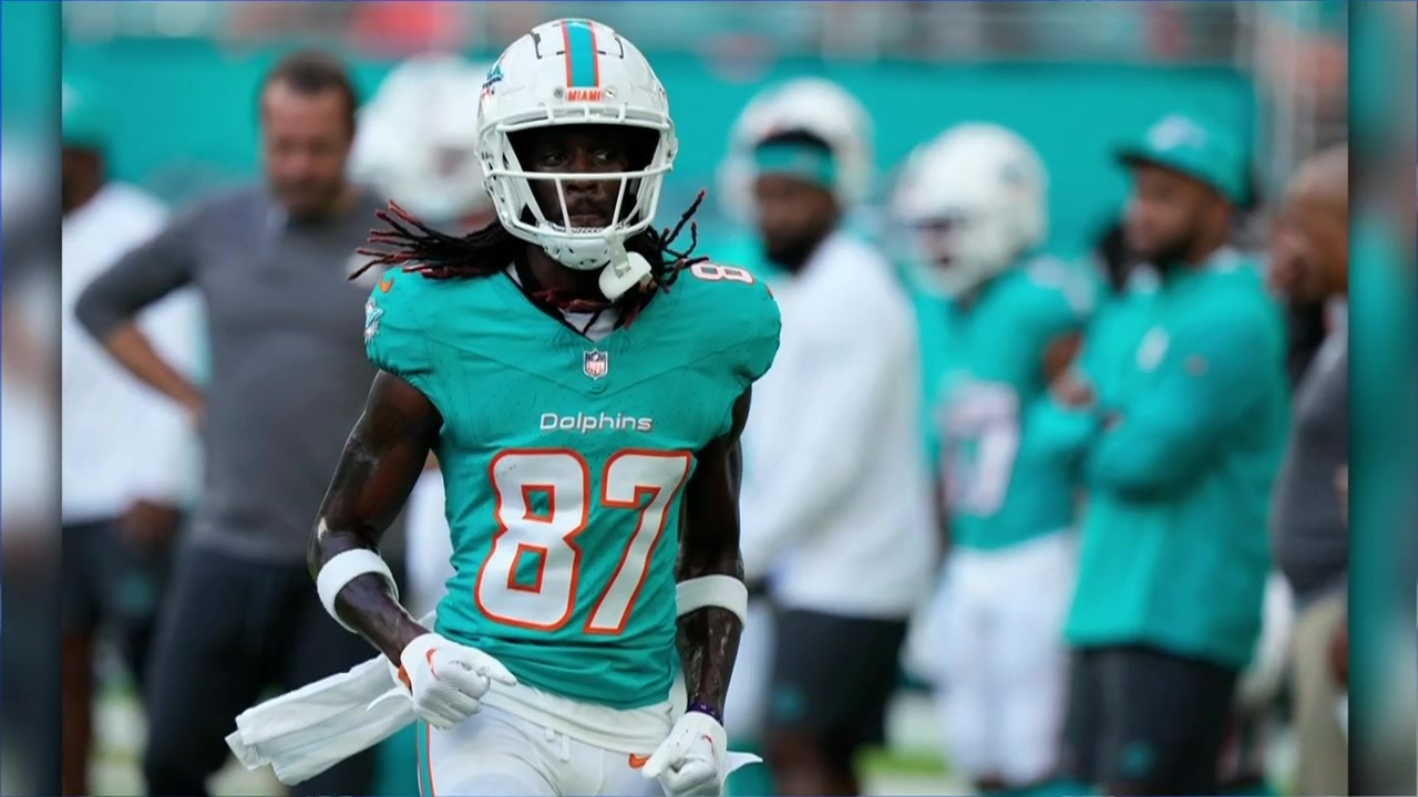 Daewood Davis Of Dolphins Carted Off Field After Collision; Preseason ...