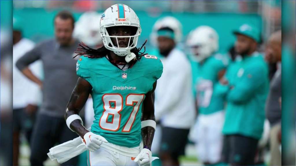 Daewood Davis of Dolphins carted off field after collision; preseason game  vs. Jaguars halted – KXAN Austin