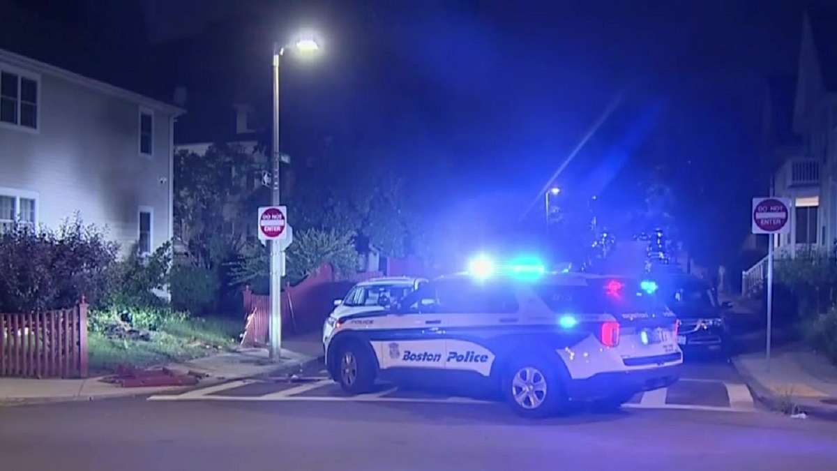 Boston police cruiser involved in crash in Roxbury - Boston News ...
