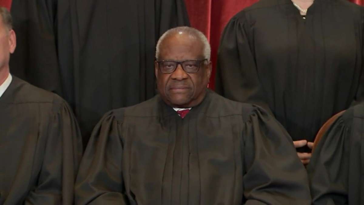 Clarence Thomas officially discloses private trips on GOP donor Harlan Crow's plane - Boston News, Weather, Sports - Vimarsana News