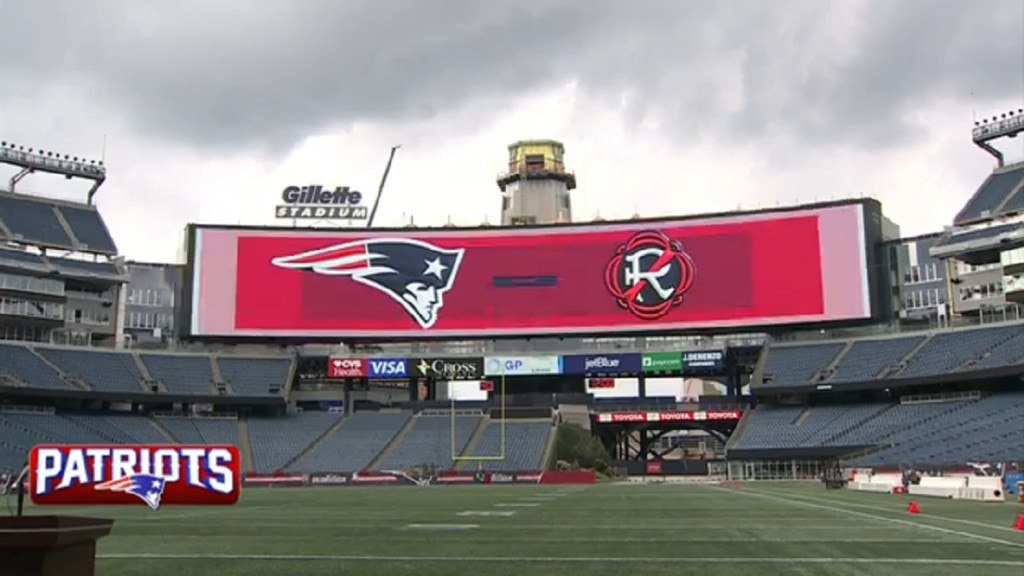 Gillette Stadium unveils new video board during Patriots practice