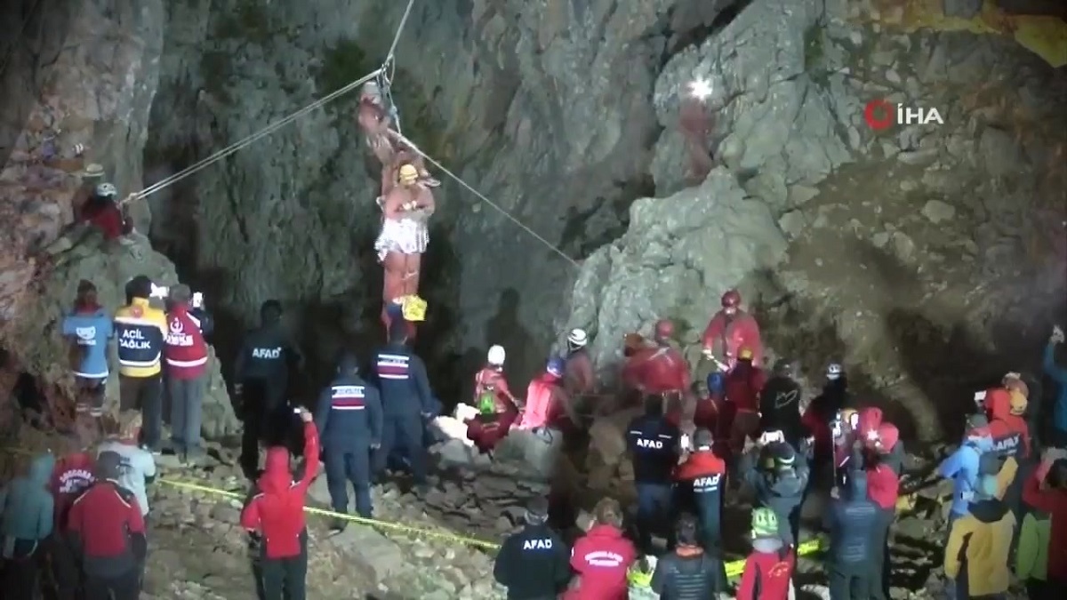 American Researcher Rescued From Deep Turkish Cave More Than A Week ...