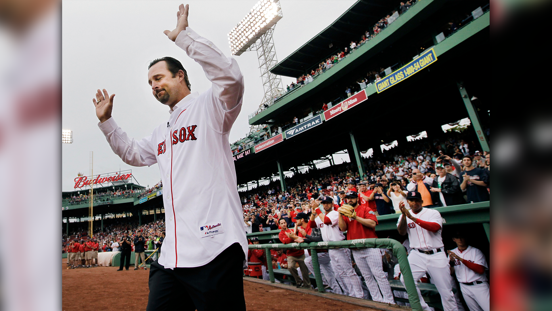 Red Sox say Tim Wakefield is in treatment, asks for privacy after illness  outed by Schilling - Boston News, Weather, Sports