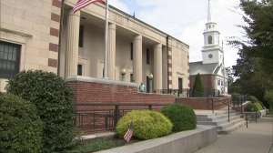 fight-breaks-out-in-front-of-dedham-court-house-after-latest-development-in-teen-s-2021-drowning-death-boston-news-weather-sports-whdh-7news