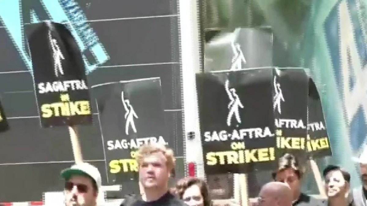 Striking actors and Hollywood studios to restart talks days after