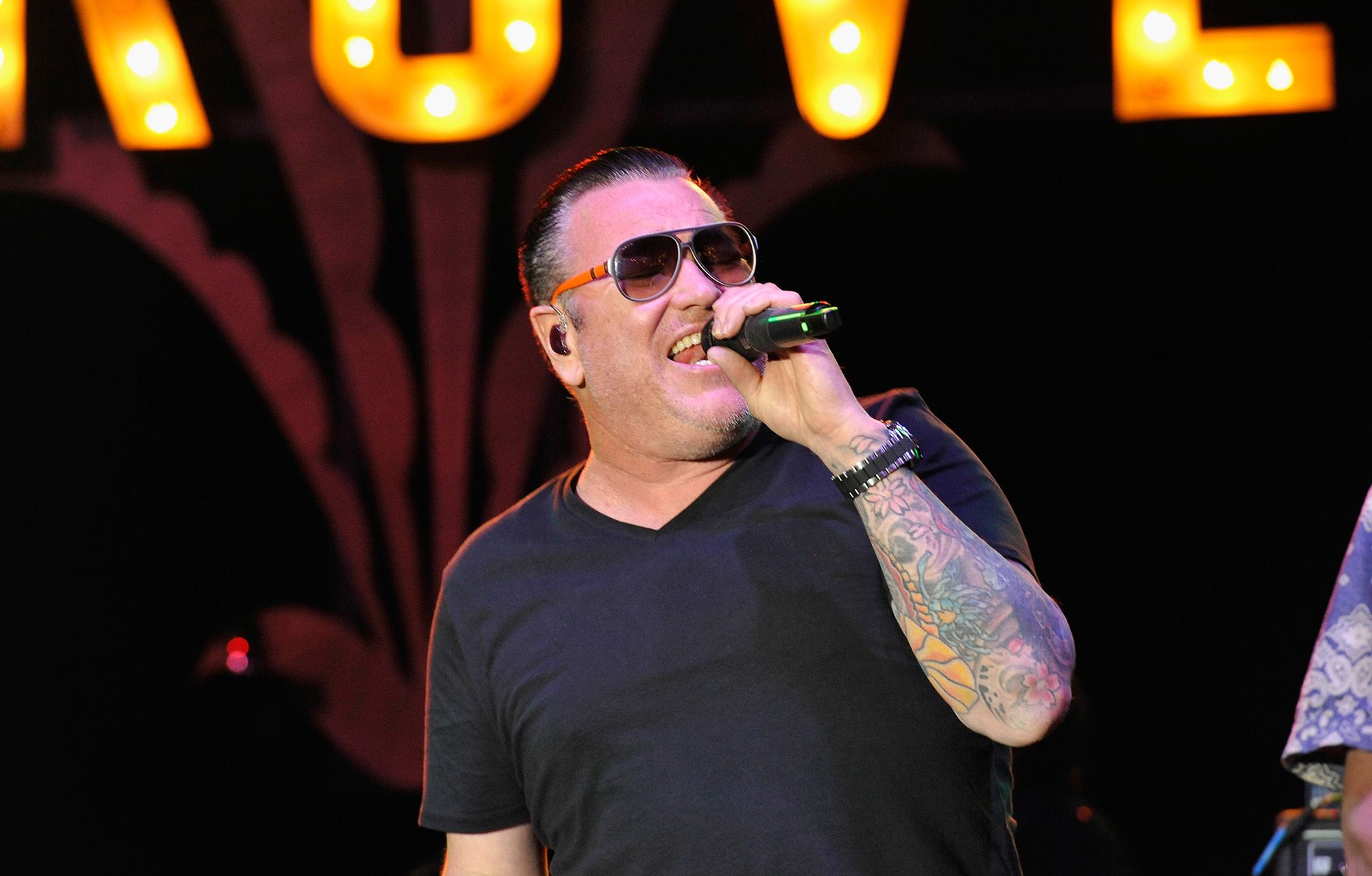 Steve Harwell Founding Lead Singer Of Smash Mouth Dead At 56 Boston   Cnn L19jb21wb25lbnRzL2ltYWdlL2luc3RhbmNlcy9sZWRlLTY4ZDA0ZWZmZTljYmM1YzBhMWMxYzI0NGZlZjhiN2Nm L19wYWdlcy9oX2MyNjEwNmExZjExYTk1NjIxMDJkOGM0ZDc3MTJmZDNl 