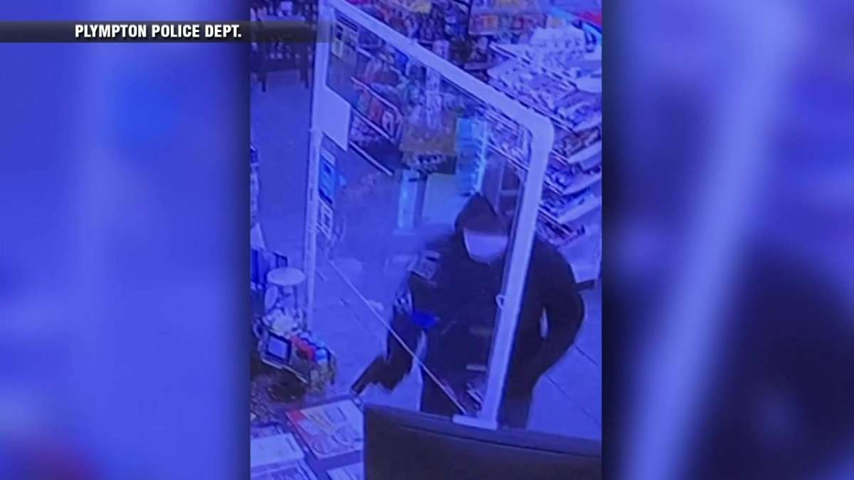 Police search for suspect after robbery at convenience store in ...