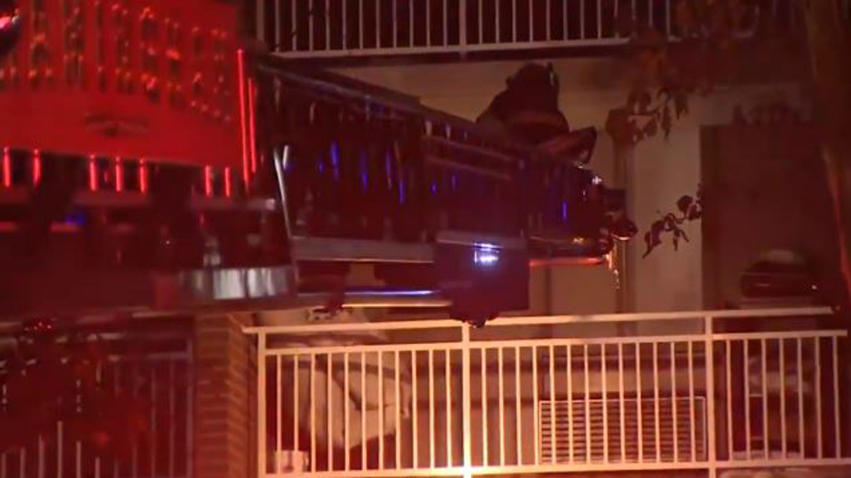 5 injured 40 displaced after blaze breaks out at Framingham apartment complex  Boston News Weather Sports  WHDH 7News 5 injured 40 displaced after blaze breaks out at Framingham apartment complex  Boston News Weather Sports  WHDH 7News