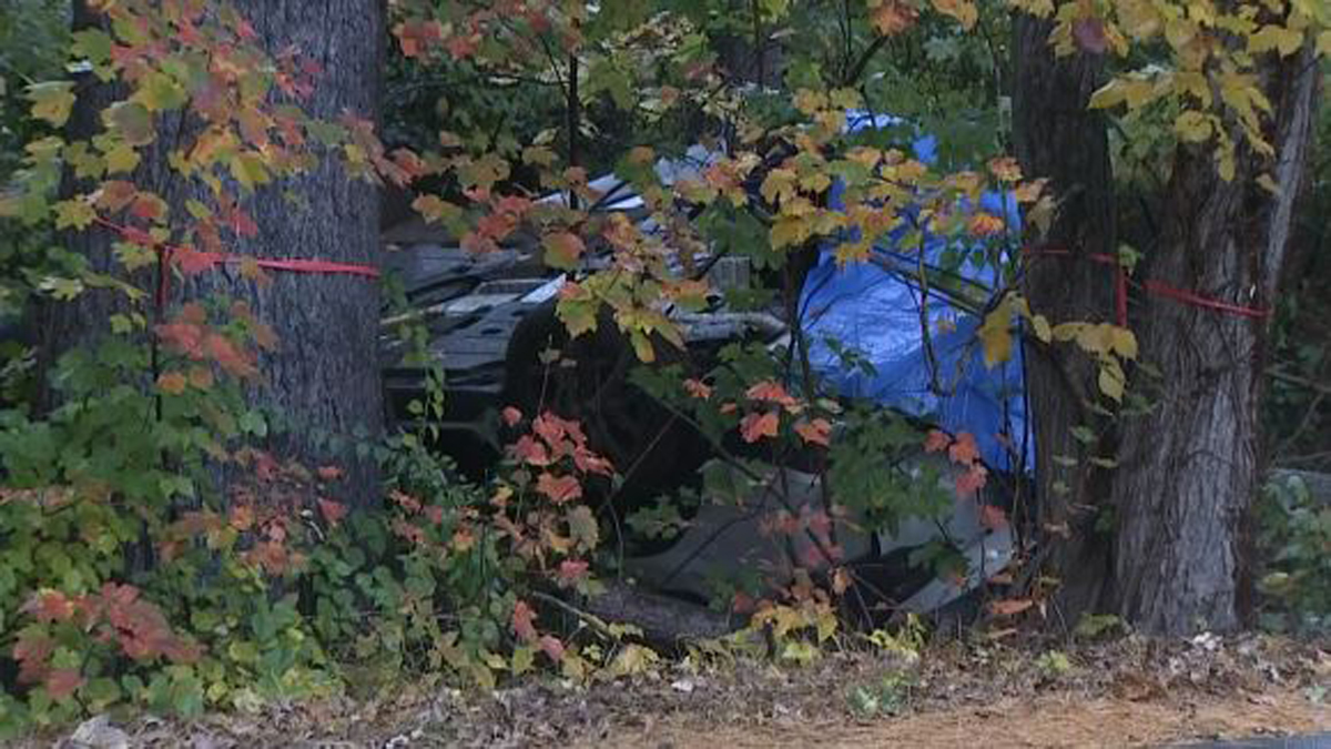 Police investigating Nashua, NH crash that left woman dead, 4 people
