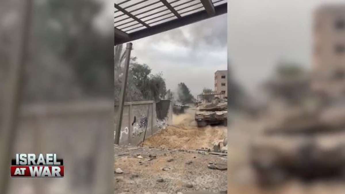 Heavy fighting rages near main Gaza hospital and people trapped inside say they cannot flee - Boston News, Weather, Sports - Vimarsana News