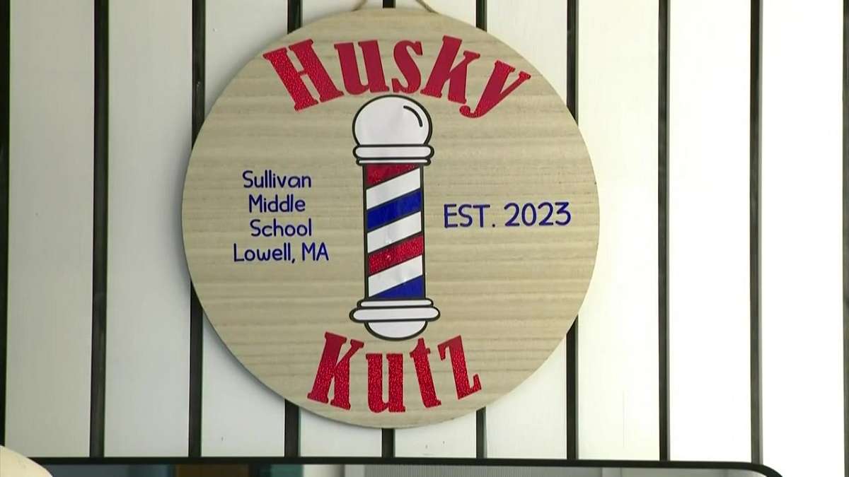In-school barbershop offers free haircuts for students at Lowell middle school - Boston News, Weather, Sports - Vimarsana News