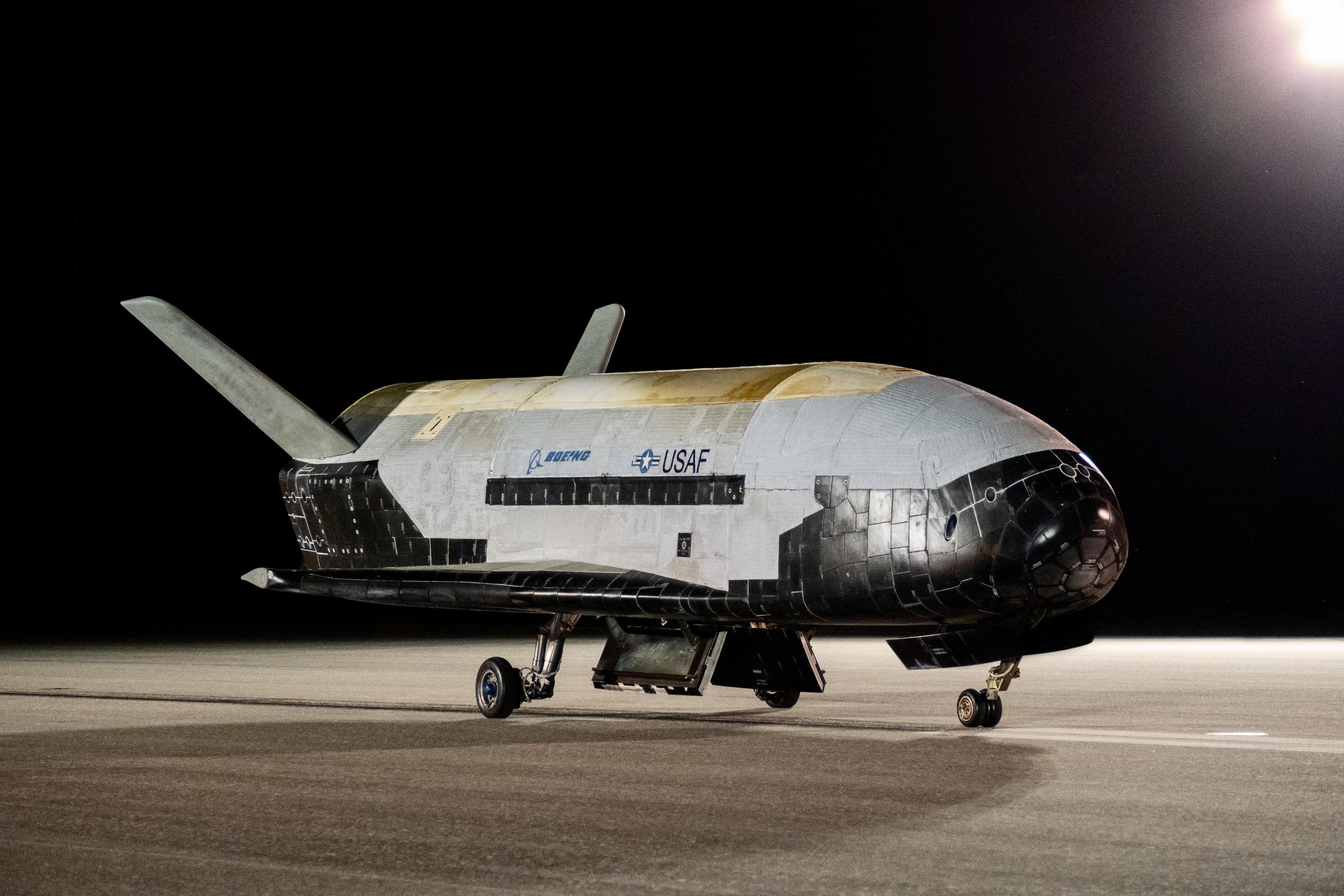 SpaceX Falcon Heavy To Launch X-37B Plane, One Of The US Military’s ...