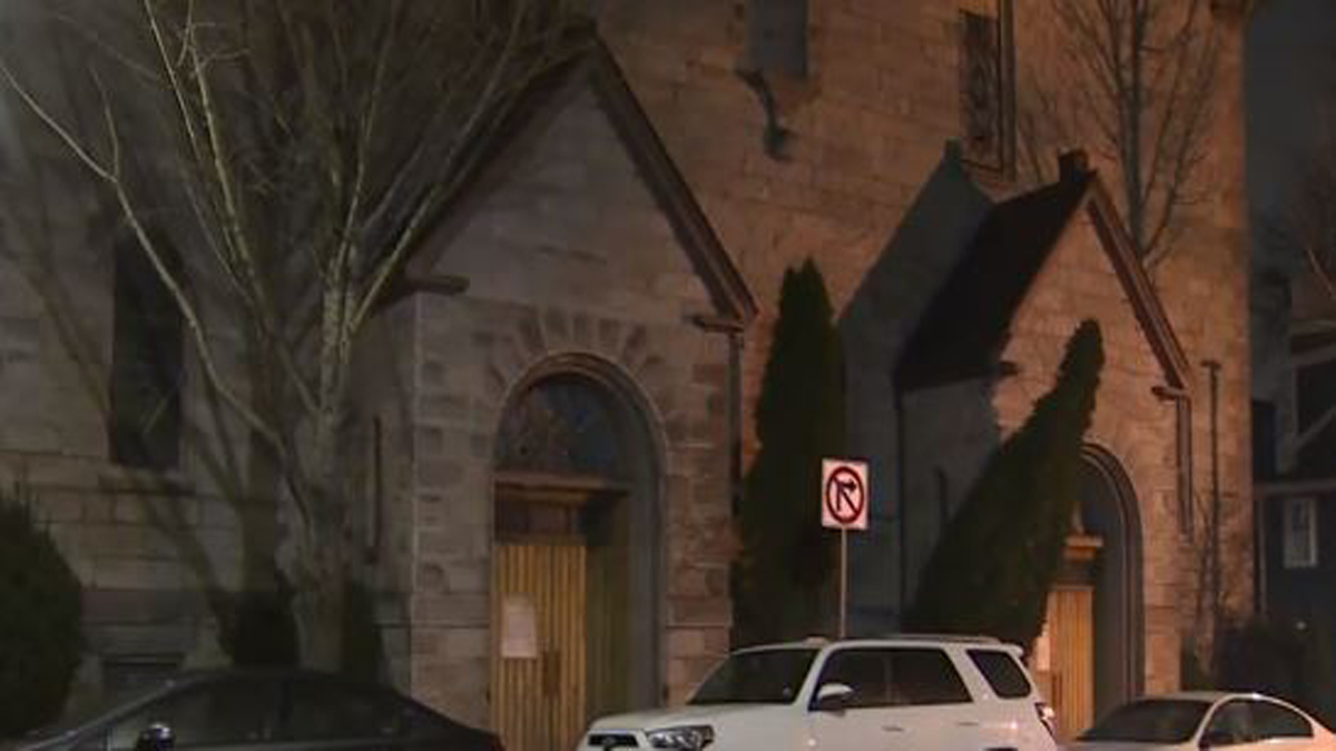 南波士顿三男子分别因闯入教堂而被逮捕