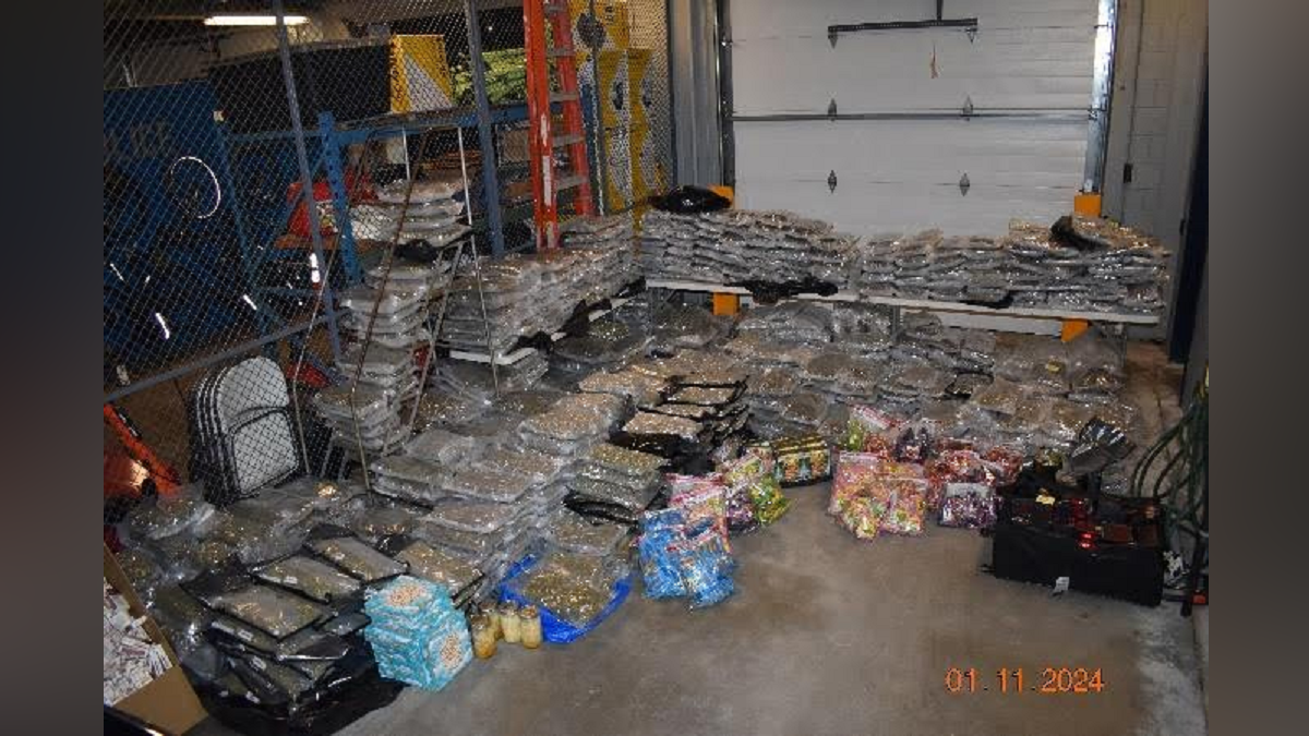2 arrested in Braintree, found with hundreds of pounds of drugs, half million in cash - Boston News, Weather, Sports - Vimarsana News